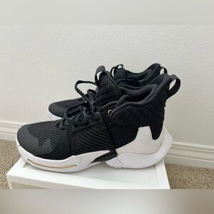 Nike Jordan Why Not Zero.2 The Family Big kids Basketball Shoes Size 5.5